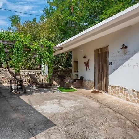 Holiday home Casetta Greta *